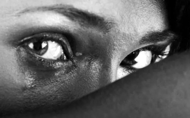 Πάτρα: Έκανε την γυναίκα του «μαύρη» στο ξύλο, ακόμα κι όταν αυτή ήταν έγκυος