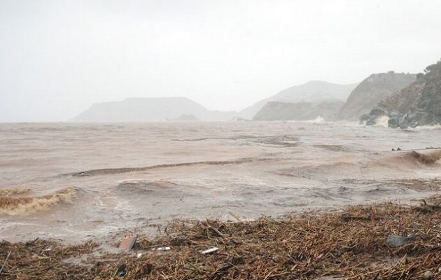 Κακοκαιρία: Μήνυμα του 112 σε Κάρπαθο και Κάσο