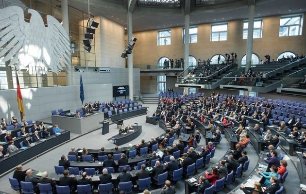 Οι δαπάνες για τη στρατιωτική βοήθεια στην Ουκρανία διχάζουν τη γερμανική κυβέρνηση