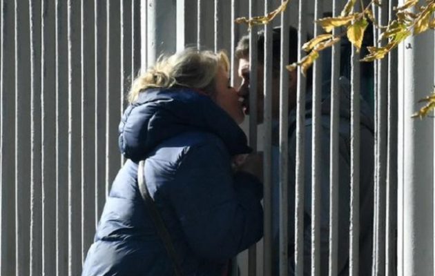 DW: Τι λένε οι γυναίκες των Ρώσων που λιποτάκτησαν;