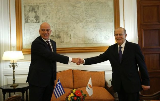 Δένδιας-Κασουλίδης: «Η τουρκική προκλητικότητα συνεχίζει» και «ο παραλογισμός έχει γίνει καθημερινό φαινόμενο»