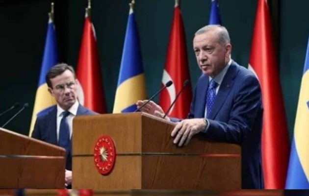 Der Spiegel: Ο Ερντογάν επιδιώκει να εκβιάσει τη Δύση με το θέμα του ΝΑΤΟ