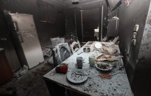 Κολωνός: Διασωληνωμένος ο 5χρονος που ανασύρθηκε από φλεγόμενο διαμέρισμα – Συνελήφθη ο πατέρας