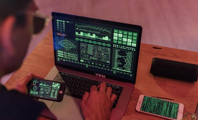 Δημοσκόπηση: Το 69% πιστεύει τη λίστα του «Documento» – 87% να απαγορευτεί το Predator