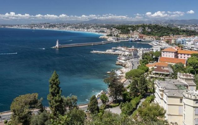 Ουκρανοί ολιγάρχες και βουλευτές βρίσκουν καταφύγιο στην Κυανή Ακτή