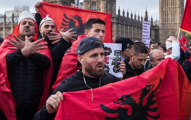 Η Αλβανία μέλος του ΝΑΤΟ «στέλνει» χιλιάδες Αλβανούς παράνομους μετανάστες στη Βρετανία
