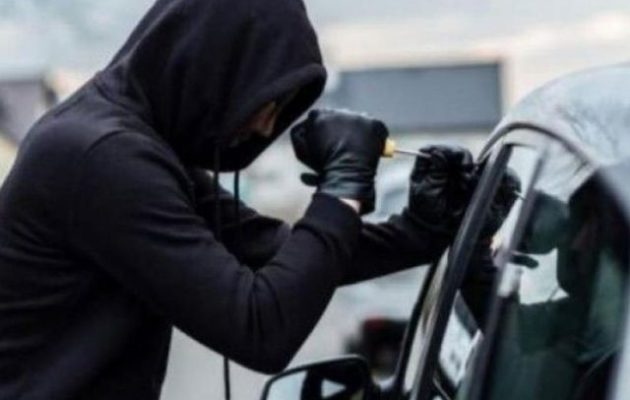 Διέρρηξαν το αυτοκίνητο βουλευτή της ΝΔ