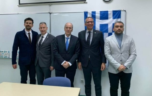 Να τον μιμηθούν όλοι! Πώς ο Έλληνας πρεσβευτής στη Βοσνία-Ερζεγοβίνη διαδίδει την ελληνική γλώσσα