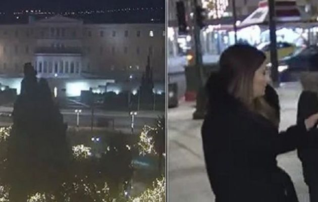 ΕΡΤ: Η απίστευτη αντίδραση ρεπόρτερ στον «αέρα» όταν έβρισαν το κρατικό κανάλι (βίντεο)