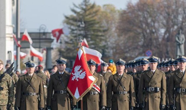 Πολωνία: Ο στρατός θα καλέσει περίπου 200.000 πολίτες να εκπαιδευτούν στα όπλα