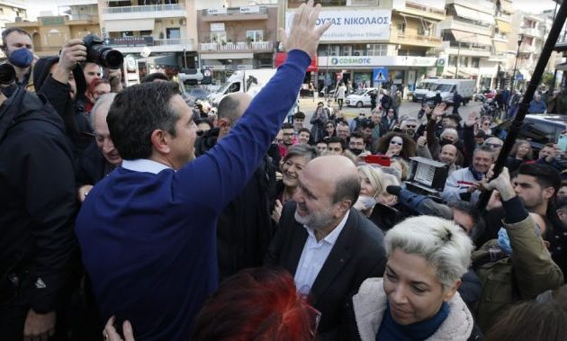 Τσίπρας: Αυτά τα Χριστούγεννα να είναι τα τελευταία μέσα στο βούρκο της αδικίας