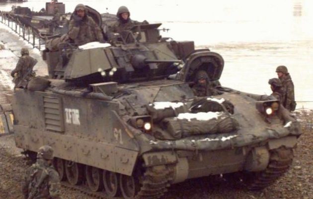 Ο Μπάιντεν στέλνει τεθωρακισμένα «Μπράντλι» στην Ουκρανία