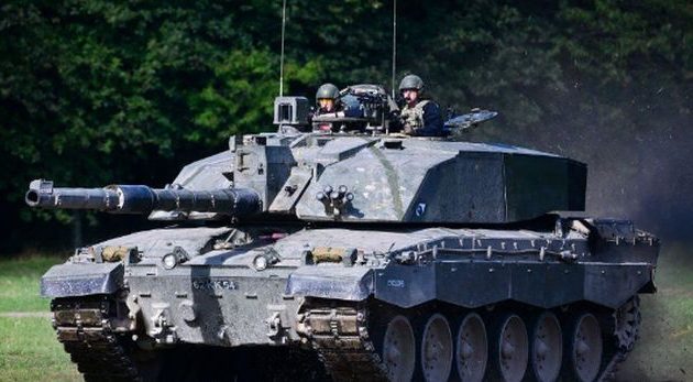Η Βρετανία στέλνει Challenger 2 στην Ουκρανία – Μπορεί να «επιβιώσει» από άμεσο χτύπημα ρωσικού T-72