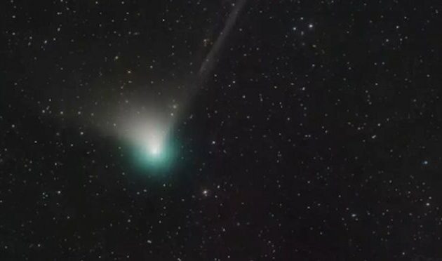 Ο πράσινος κομήτης πλησιάζει τη Γη μετά από την εποχή των Νεάντερταλ – Πώς να τον δείτε