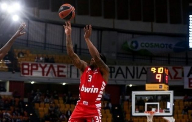 Ο Ολυμπιακός συνέτριψε την ΑΕΚ 111-71 – Ρεκόρ τριπόντων από τον Κάνααν