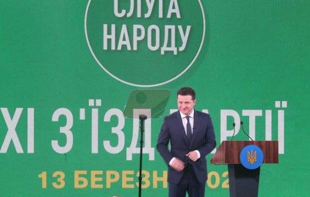 DW: Ποιος θα σταματήσει τους Ουκρανούς ολιγάρχες;