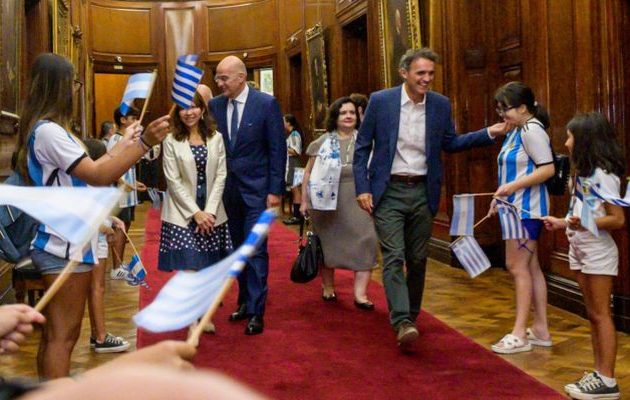 Τα σάρωσε όλα ο Δένδιας στην Αργεντινή – Συνάντησε την ηγεσία της χώρας και τους ηγέτες της ελληνικής διασποράς