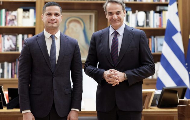 ΠΑΣΟΚ για «προσχώρηση» Καρανικόλα στη ΝΔ: «Η απόγνωση Μητσοτάκη θα μας χαρίσει πολύ γέλιο»