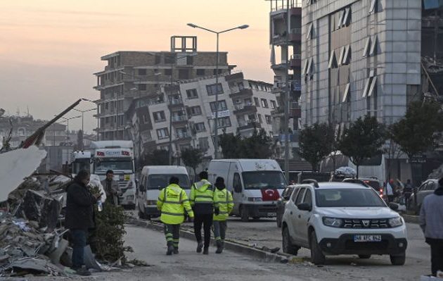 Νέος σεισμός 5,6 Ρίχτερ στην Τουρκία – Ένας νεκρός και 4 τραυματίες – Κατέρρευσαν κτίρια