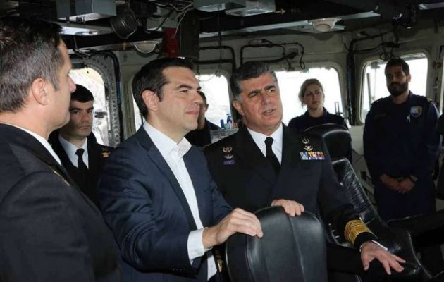 Τσίπρας σε Μητσοτάκη: Με εμένα πρωθυπουργό η Φ/Γ «Νικ. Φωκάς» έδιωξε το «Μπαρμπαρός» – Με εσένα το παρέσυρε το κύμα