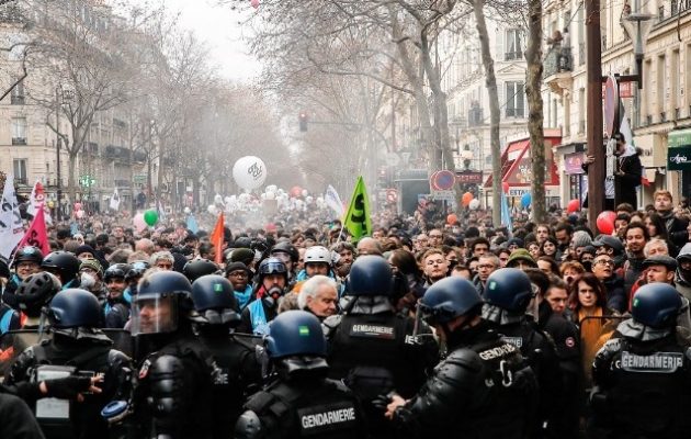 Γαλλία: Εκατομμύρια πολίτες διαδήλωσαν κατά της αύξησης του ορίου ηλικίας συνταξιοδότησης