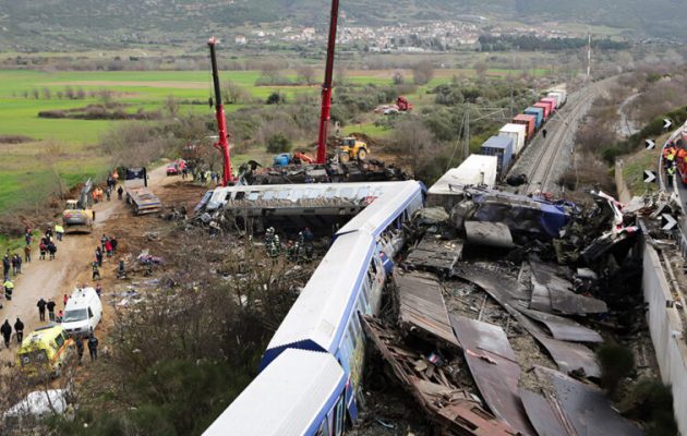 Τέμπη: Ποινική δίωξη στα στελέχη του ΟΣΕ για την τραγωδία στα Τέμπη