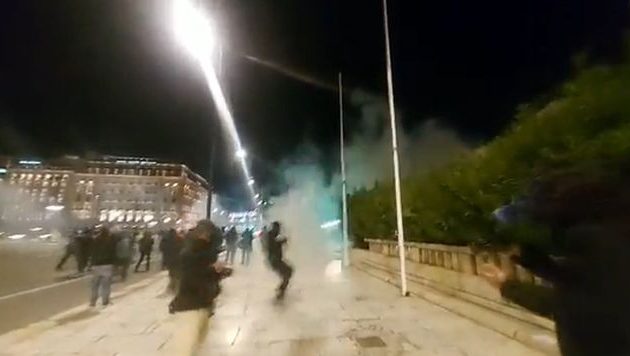 Επιτέθηκαν στον λαό: Πραιτωριανοί με μηχανάκια έπεσαν πάνω στους διαδηλωτές