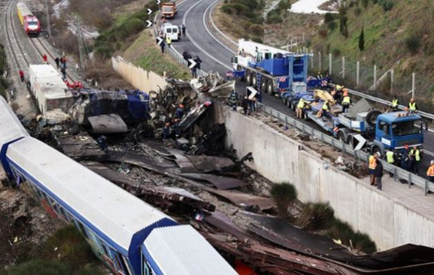 Hellenic Train: Υπό το βάρος της κατακραυγής αποφάσισε να αποζημιώσει τις οικογένειες των θυμάτων
