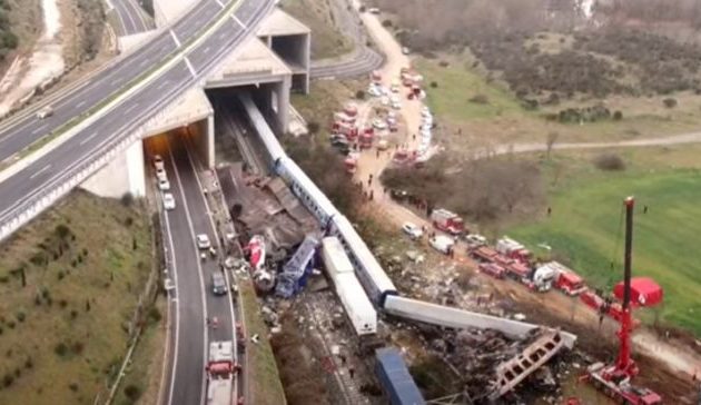 Τραγωδία στα Τέμπη: Ποινική δίωξη κατά του επιθεωρητή του ΟΣΕ και των δύο σταθμαρχών Λάρισας