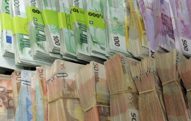 Οι ελληνικές Αρχές «ψάχνουν» Ρώσους ολιγάρχες και στρατιωτικούς