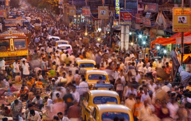 Η Ινδία ξεπέρασε σε πληθυσμό την Κίνα