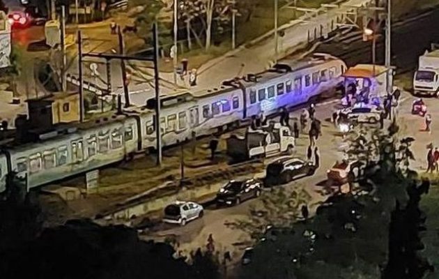 Ταύρος: 17χρονος παρασύρθηκε από τον Προαστιακό – Σε κρίσιμη κατάσταση ο τραυματίας