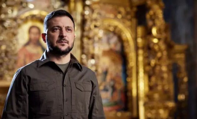 Ο πολιτικά αγράμματος Ζελένσκι παραβιάζει κάθε έννοια θρησκευτικής ελευθερίας και πλήττει την κανονική Ορθόδοξη Εκκλησία της Ουκρανίας