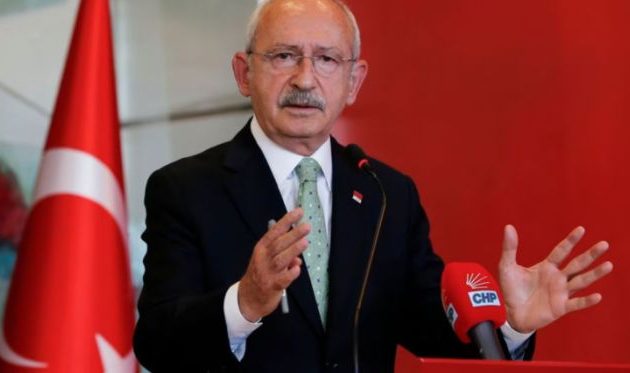 Ο Κιλιτσντάρογλου υποσχέθηκε να στείλει όλους του Σύρους πρόσφυγες πίσω στη Συρία: «Θα πληρώσουν ΕΕ και Τούρκοι εργολάβοι»