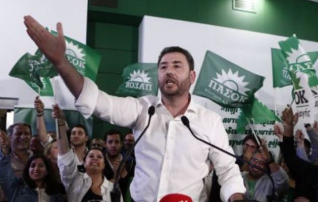 Ο Ανδρουλάκης κάλεσε τους δημοκρατικούς να γυρίσουν στο ΠΑΣΟΚ: «Ελάτε ξανά όλοι μαζί να δυναμώσουμε την παράταξή μας»
