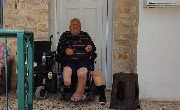Αυτός είναι ο μητσοτακισμός! 81χρονος κοιμάται στη βεράντα του αφού έχασε το σπίτι σε πλειστηριασμό