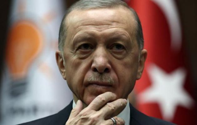 North Press: Ο Ερντογάν δεν θα παραδώσει την εξουσία – Θα κρατηθεί με «νύχια» και με όπλα