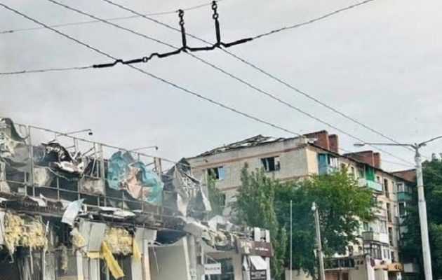 Ουκρανία: Βομβαρδισμός εστιατορίου με πυραύλους – Άγνωστος ο αριθμός των θυμάτων