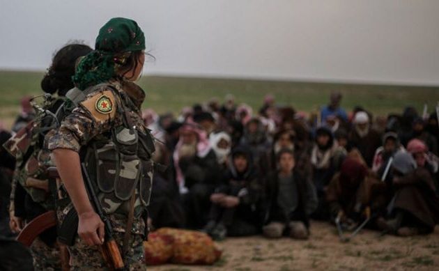 Η AANES (Β/Α Συρία) θα οδηγήσει χιλιάδες αιχμάλωτους μέλη του Ισλαμικού Κράτους σε δημόσια λαϊκά δικαστήρια