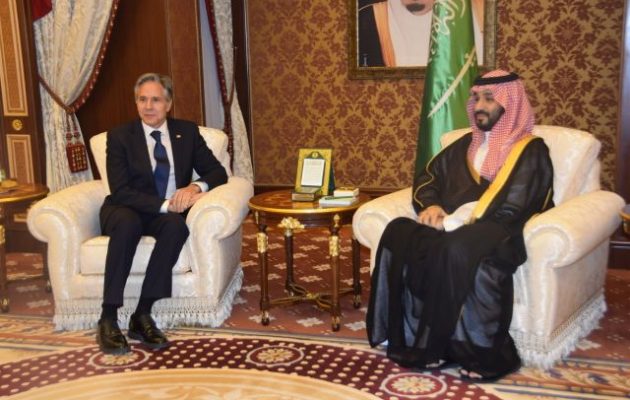 Σαουδική Αραβία: Ο πρίγκιπας διάδοχος απείλησε με «βαρύ οικονομικό κόστος» τις ΗΠΑ