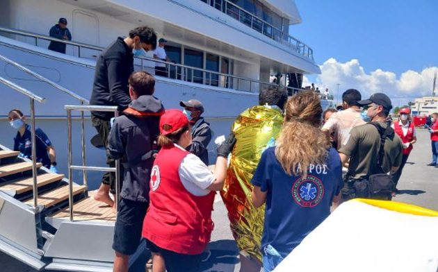 Ναυάγιο μεταναστών ανοιχτά της Πύλου: 59 νεκροί, εκατοντάδες αγνοούμενοι – Αναβάλλεται η επίσκεψη Μητσοτάκη στην Πάτρα