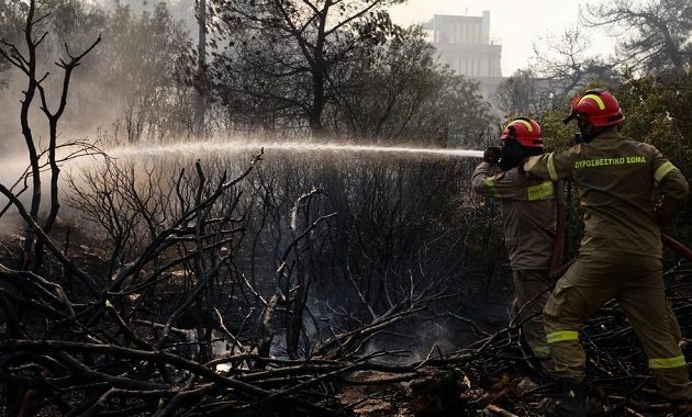Süddeutsche Zeitung: Οι πυρκαγιές έχουν και πολιτική πτυχή – Απέτυχε στην πρόληψη ο Μητσοτάκης