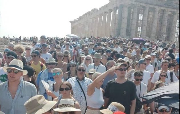 Η Ακρόπολη δεν «αντέχει» πάνω από 21.000 επισκέπτες ημερησίως