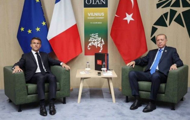 Ο Ερντογάν συναντήθηκε με τον Μακρόν στο περιθώριο του ΝΑΤΟ