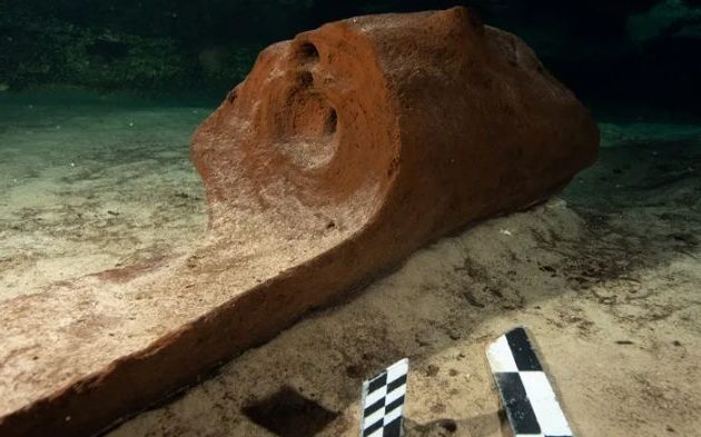 Τσιτσέν Ιτζά: Ανακαλύφθηκε ξύλινο κανό των Μάγια περιβαλλόμενο από οστά ανθρώπων και ζώων