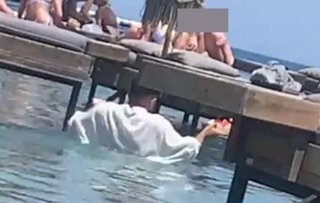 Οι «επιχειρηματίες» του τουρισμού ψάχνουν για σκλάβους; Σερβιτόρος «κολυμπάει» για να πάει την παραγγελία