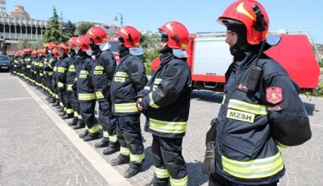 Πόσο κομπλεξικοί! Στην Αλβανία τα ΜΜΕ «χαίρονται» επειδή η Ελλάδα δέχθηκε βοήθεια της Αλβανίας για την κατάσβεση πυρκαγιών