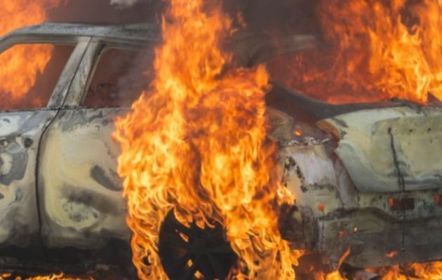 Φωκίδα: 67χρονη έχασε τον έλεγχο του αυτοκινήτου της, συγκρούστηκε με λεωφορείο και κάηκε ζωντανή