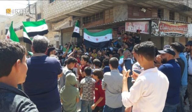 Διαδηλώνουν στη νότια Συρία κατά του καθεστώτος Άσαντ