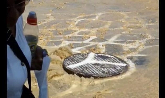 Ξεχείλισαν οι βόθροι στη Μύκονο – Αφόρητη δυσοσμία, τα καλντερίμια έγιναν αποχετεύσεις